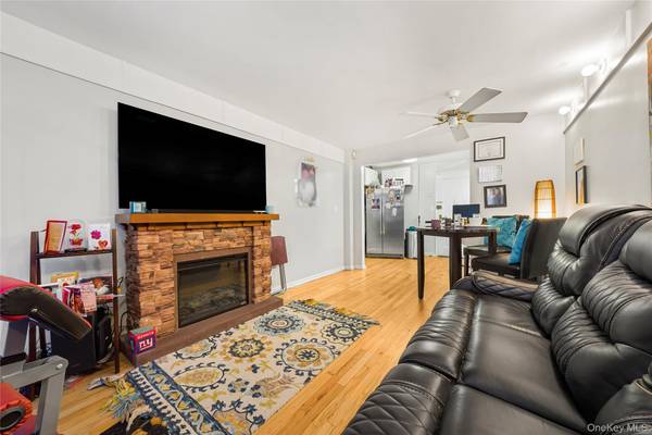 1 Fisher Dr. #114, Fleetwood, NY 10552