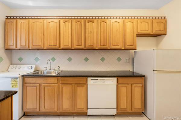 76-12 Ditmars BLVD #B3, East Elmhurst, NY 11370