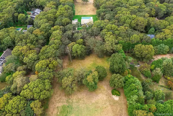 43 Briarcroft DR, East Hampton, NY 11937