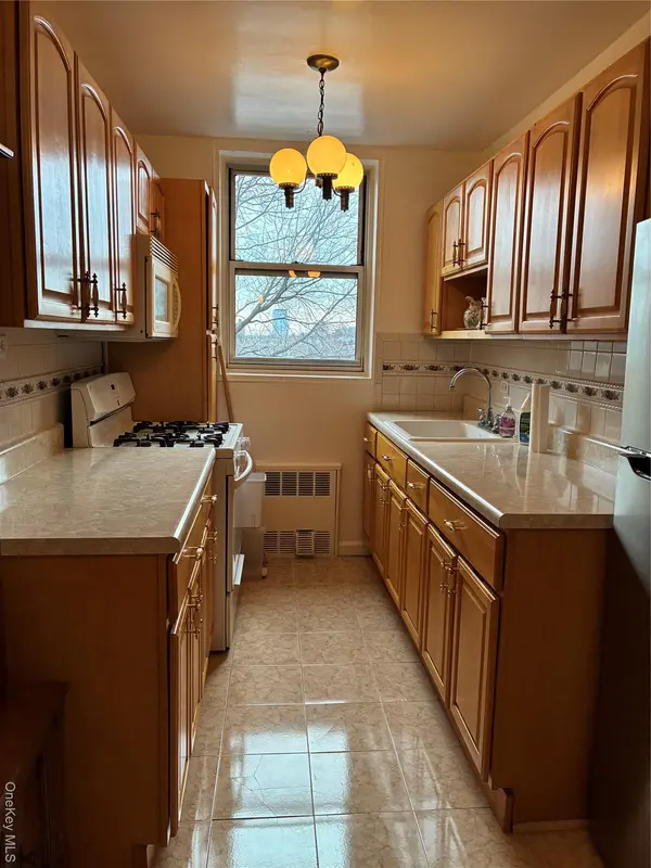 1430 Thieriot AVE #5L, Bronx, NY 10460