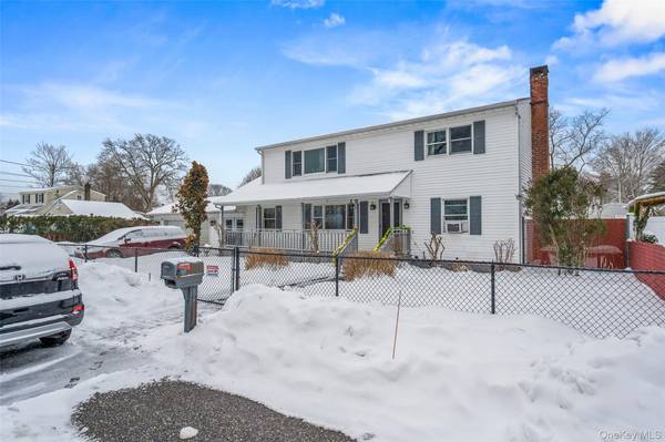 8 George DR, Mastic, NY 11950