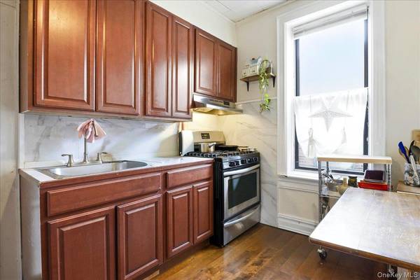 60-58 60th RD, Maspeth, NY 11378