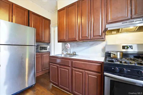 60-58 60th RD, Maspeth, NY 11378