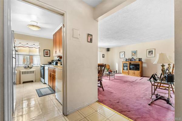 58 Lawrence CT #A, White Plains, NY 10603