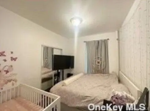 21-78 35 ST #5F, Astoria, NY 11105