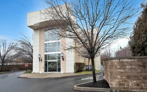 214 Wall ST #1, Huntington, NY 11743