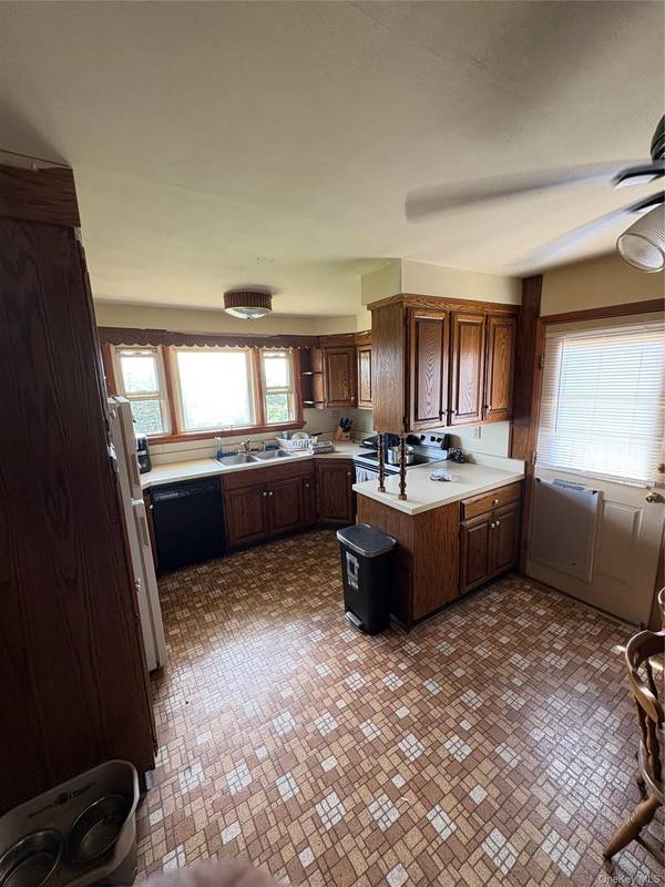 51 Orchard ST, Marlboro, NY 12542