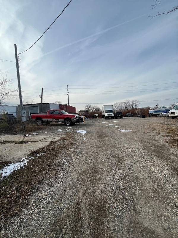 4186-4200 Industrial PL, Island Park, NY 11558