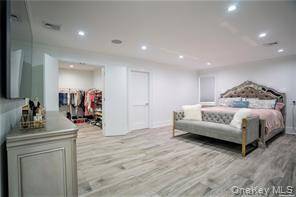 18 Helene AVE, Merrick, NY 11566