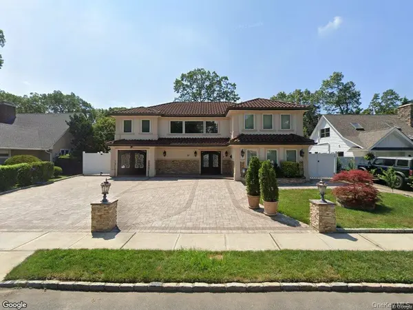 18 Helene AVE, Merrick, NY 11566