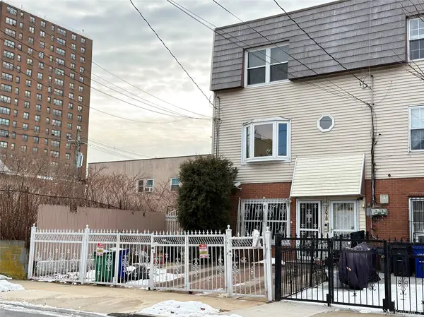 2076 Caesar PL, Bronx, NY 10473