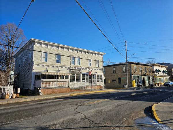 94 Main ST, Claverack, NY 12565