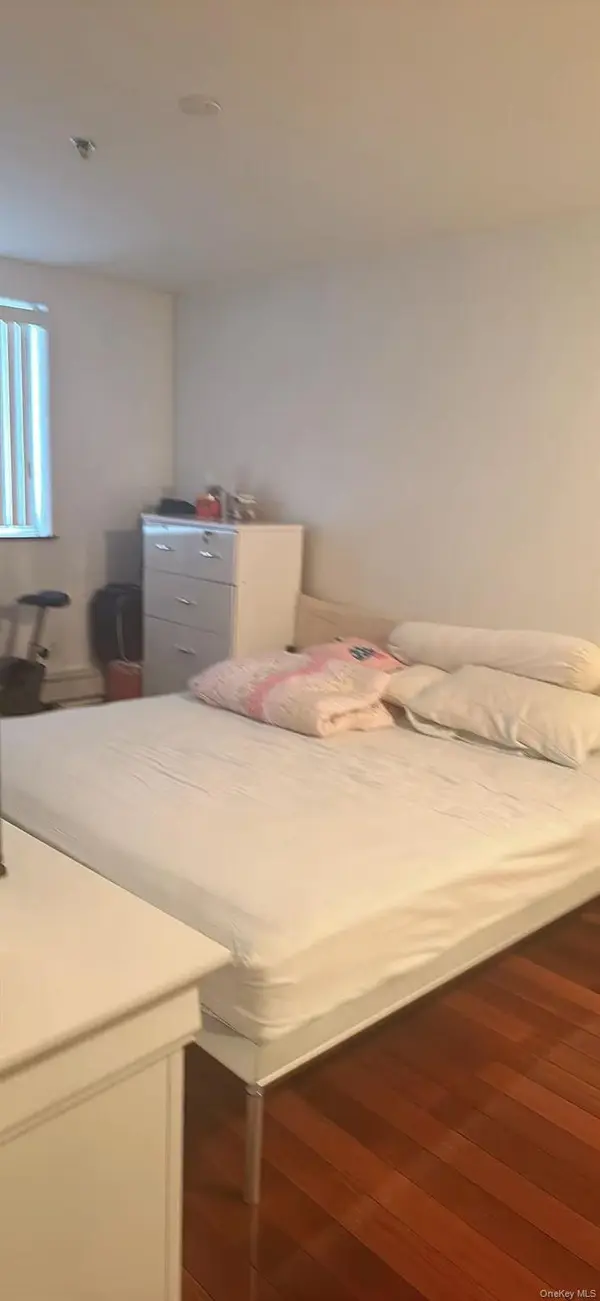 34-51 Leavitt ST #2B, Flushing, NY 11354
