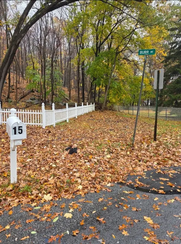 Louise LN, Greenwood Lake, NY 10925