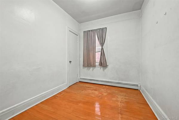112-25 15th AVE, College Point, NY 11356