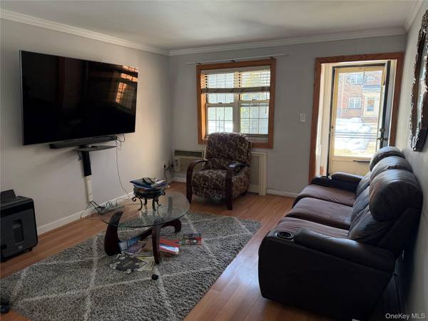 211-19 73 AVE #1, Bayside, NY 11364