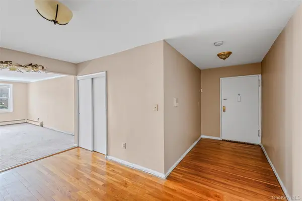 124 S Park Ave #2-S, Rockville Centre, NY 11570