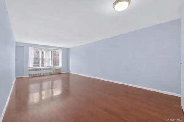 58-03 Calloway ST #4JJ, Corona, NY 11368