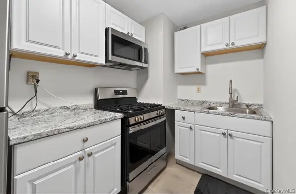 58-03 Calloway ST #4JJ, Corona, NY 11368