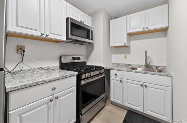 58-03 Calloway ST #4JJ, Corona, NY 11368