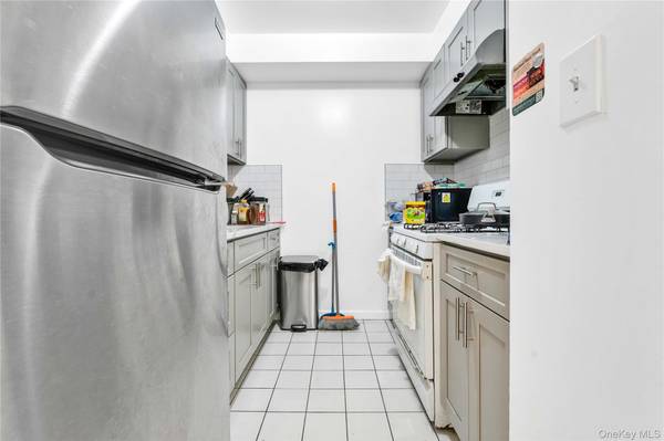 34-46 10th ST, Astoria, NY 11106