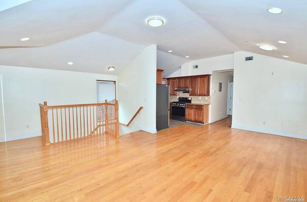 154-36 20th RD, Whitestone, NY 11357