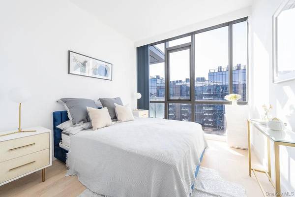 33-66 Farrington ST #13J, Flushing, NY 11354