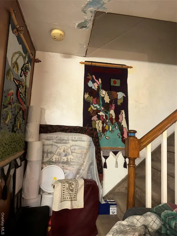 10-31 116th ST, College Point, NY 11356