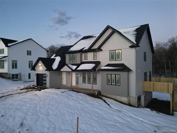 44 Southfield FLS, Monroe, NY 10950