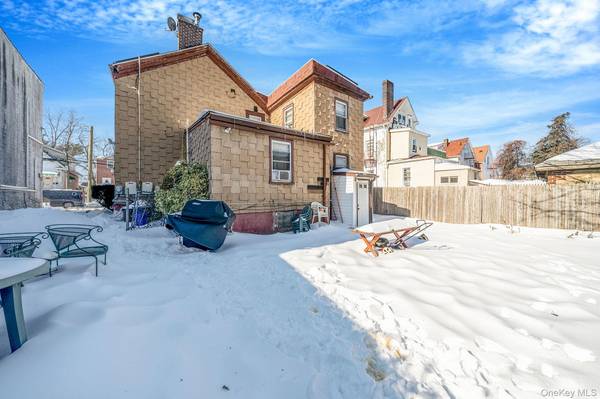 505 Mundy LN, Mount Vernon, NY 10550