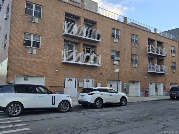 2601 2nd ST, Astoria, NY 11102