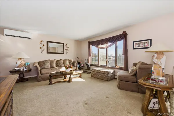 613 Smith PL, Oceanside, NY 11572