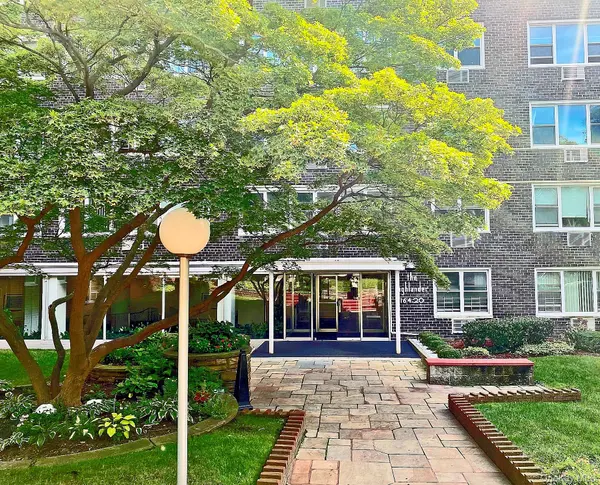 164-20 Highland AVE #9T, Jamaica Hills, NY 11432