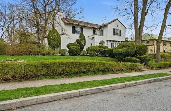 93 Stuyvesant PLZ, Mount Vernon, NY 10552