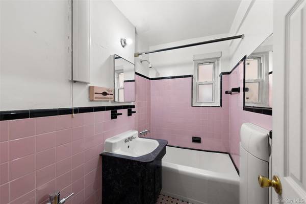 44-59 Kissena BLVD #4J, Flushing, NY 11355