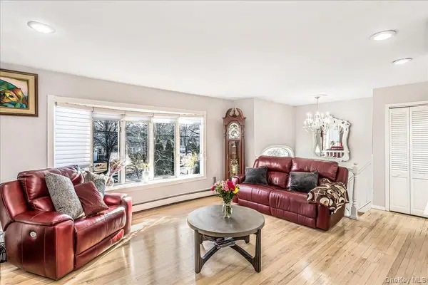 85 Unqua RD, Massapequa, NY 11758