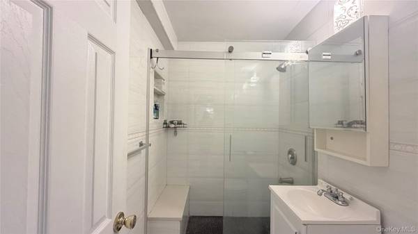 13870 Elder AVE #4S, Flushing, NY 11355