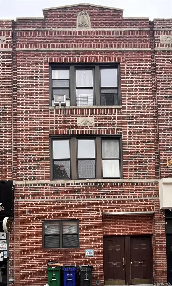 2541 Steinway ST, Astoria, NY 11103