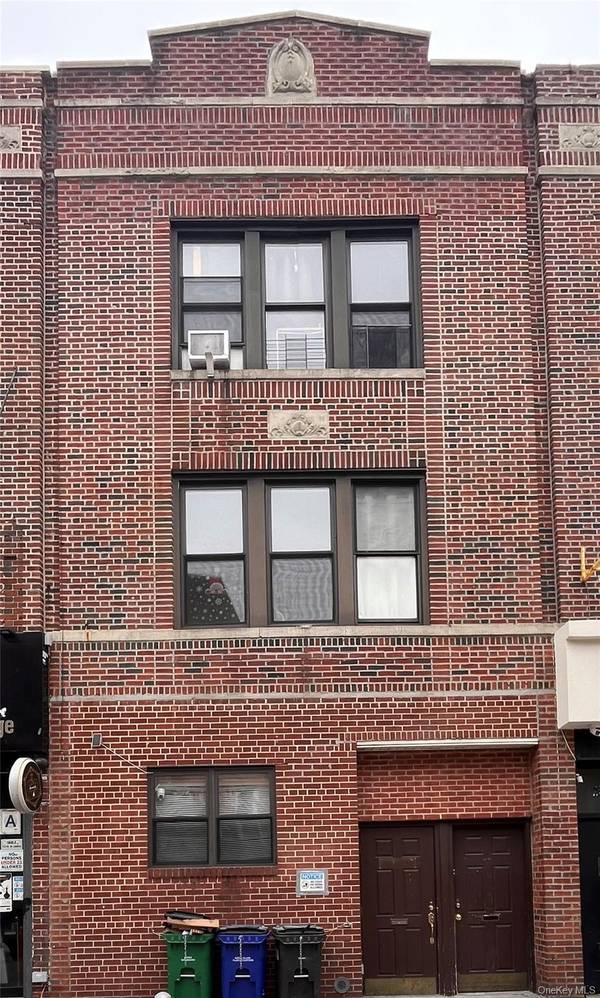 2541 Steinway ST, Astoria, NY 11103
