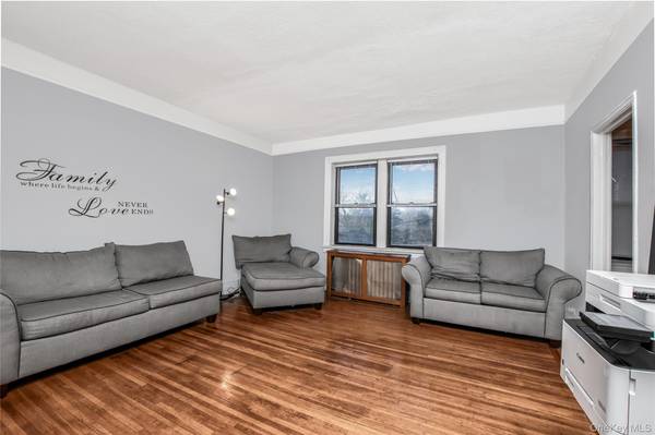 590 E Third ST #2D, Mount Vernon, NY 10553