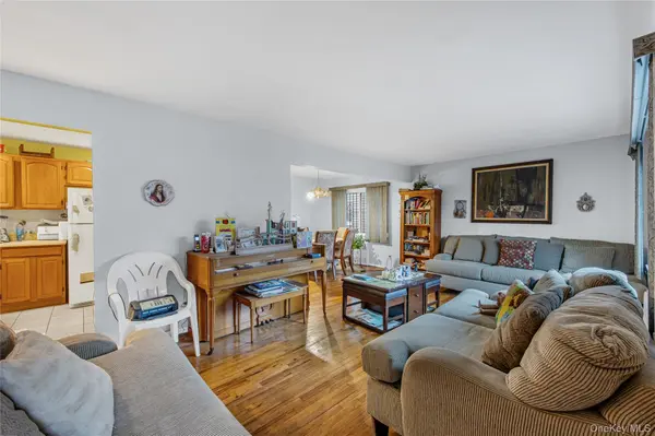 30-19 Bessemund AVE, Far Rockaway, NY 11691