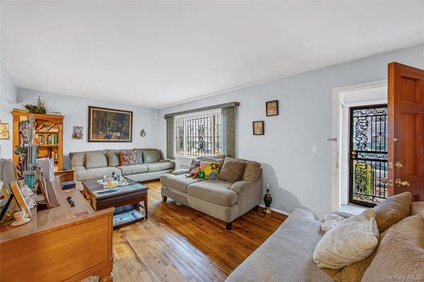 30-19 Bessemund AVE, Far Rockaway, NY 11691