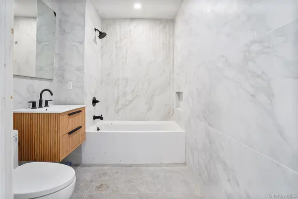 376 Vernon AVE #3A, Brooklyn, NY 11206