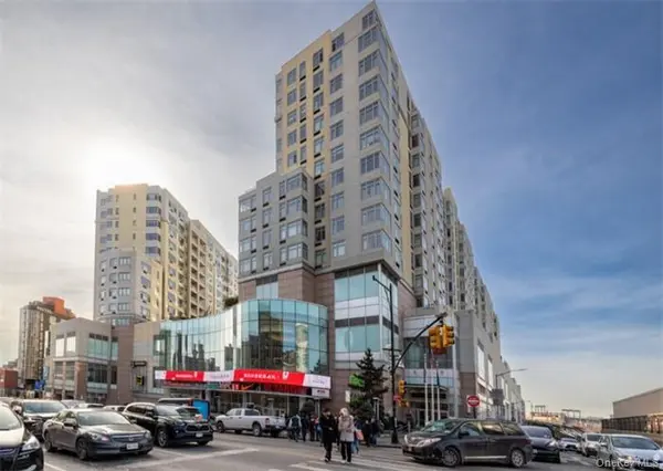 131-07 40th RD, Flushing, NY 11354