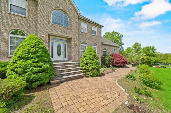 20 Goshen RD, Chester, NY 10918