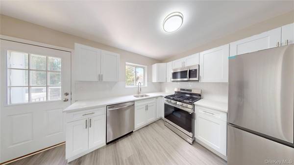 109 Lyceum CT, Staten Island, NY 10310