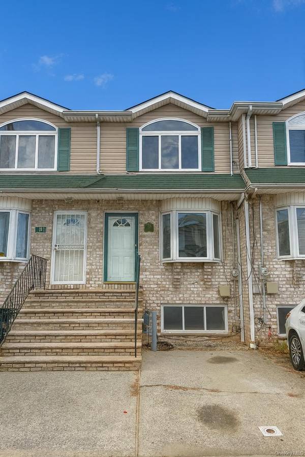 109 Lyceum CT, Staten Island, NY 10310