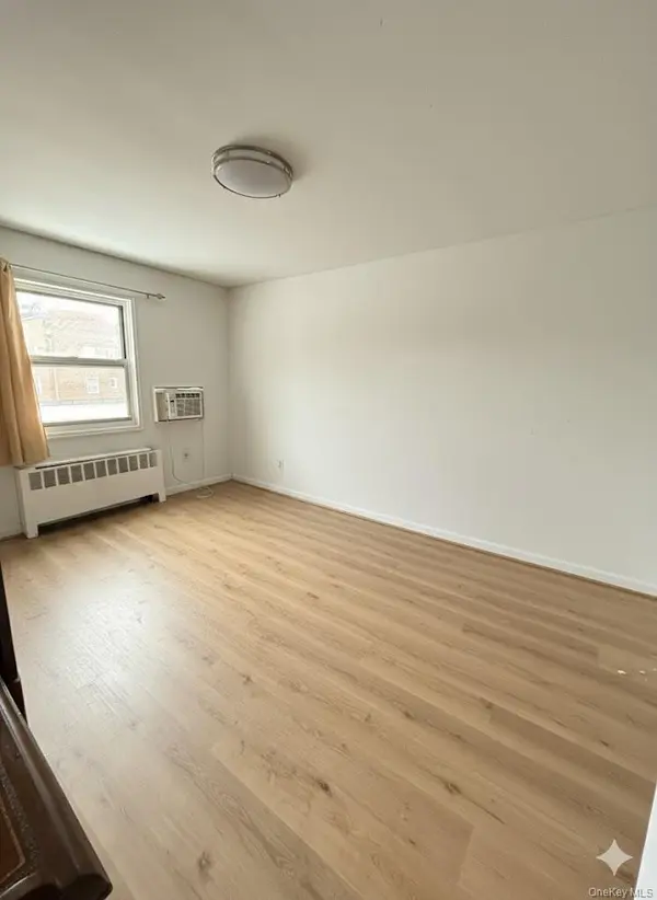 68-56 140 ST #Upper, Kew Garden Hills, NY 11367