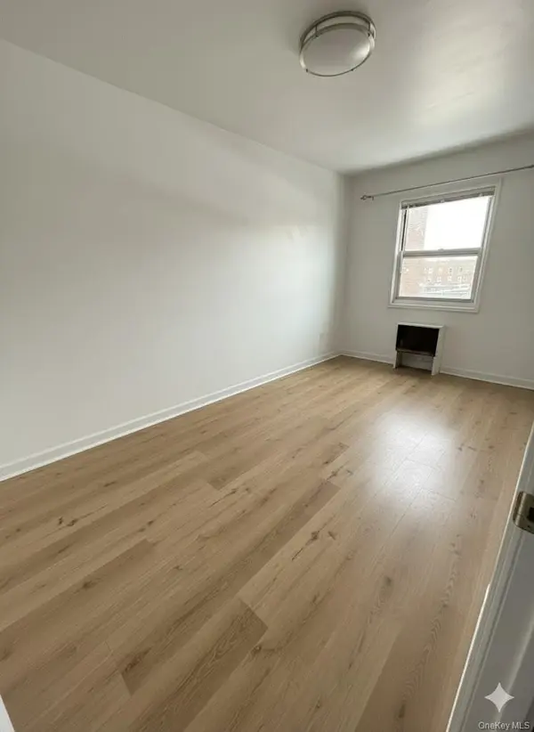 68-56 140 ST #Upper, Kew Garden Hills, NY 11367