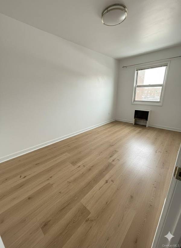68-56 140 ST #Upper, Kew Garden Hills, NY 11367